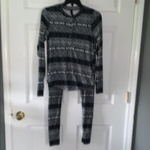 🔥🔥SOLD 🔥🔥SOLDSkims Cozy Black and White women pajamas